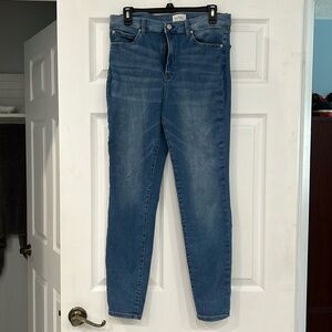 Skinny ankle jeans. Nicole Miller size 14. Great condition